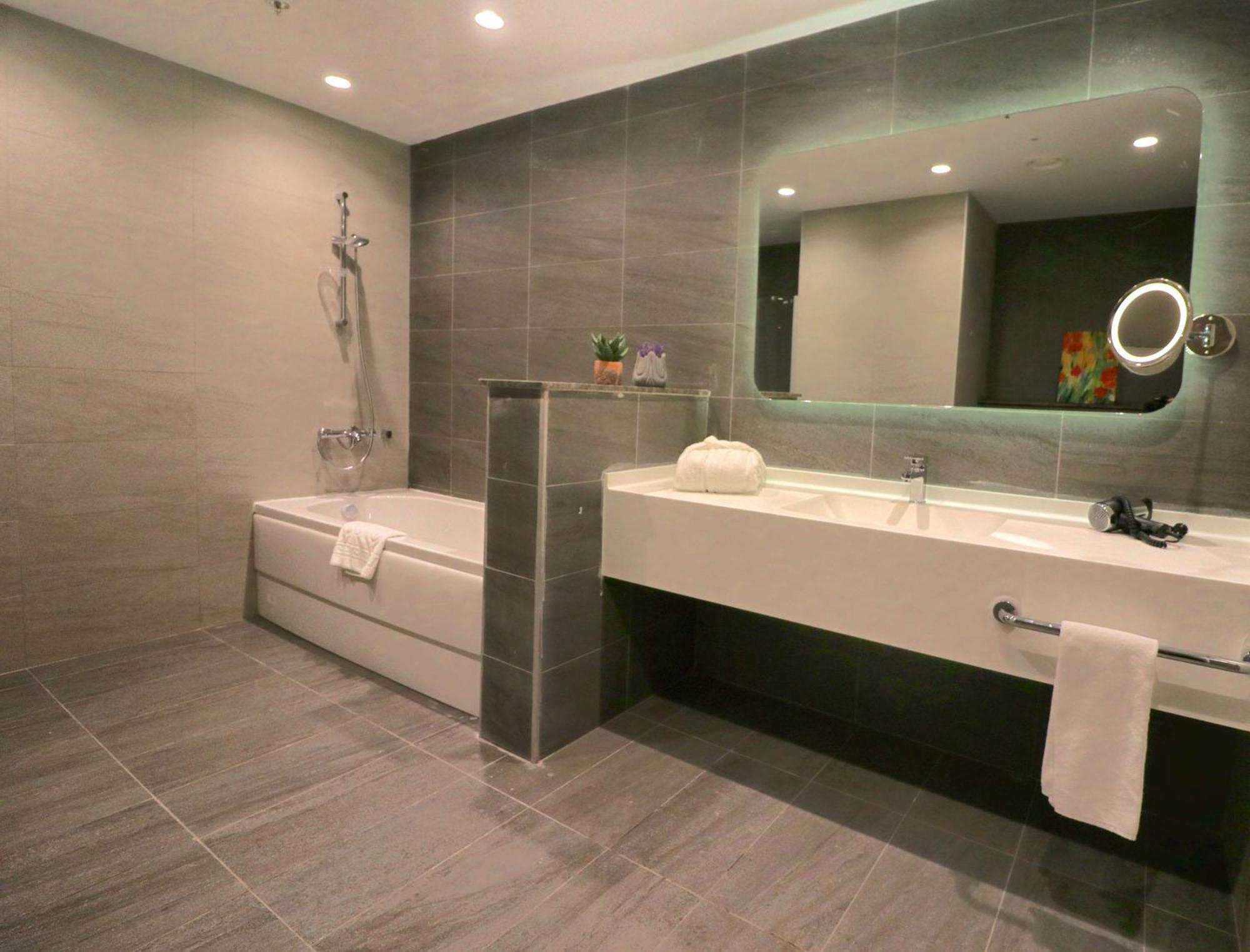 Doubletree By Hilton Ankara Incek Hotel Eksteriør billede